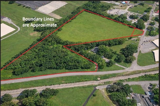 1819 Dodson St, Humboldt, TN 38343