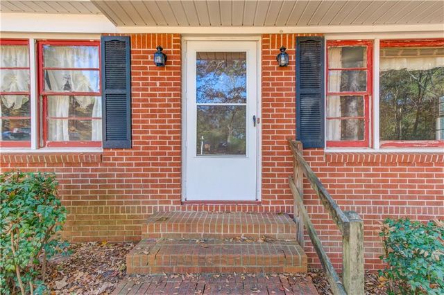 289 Bell Avenue, Hoschton, GA 30548