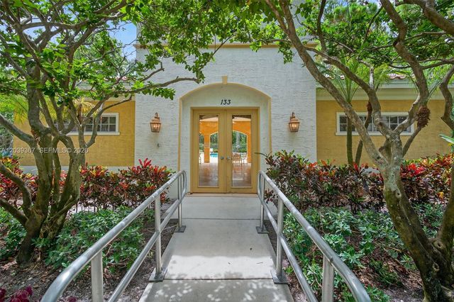 112 Osceola Lane, Jupiter, FL 33458