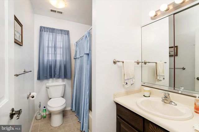 16 HILLTOP LN W, Mansfield Twp, NJ 08022