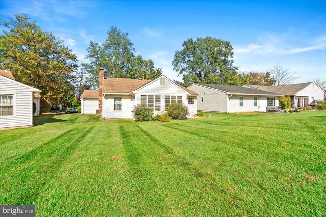 16 HILLTOP LN W, Mansfield Twp, NJ 08022