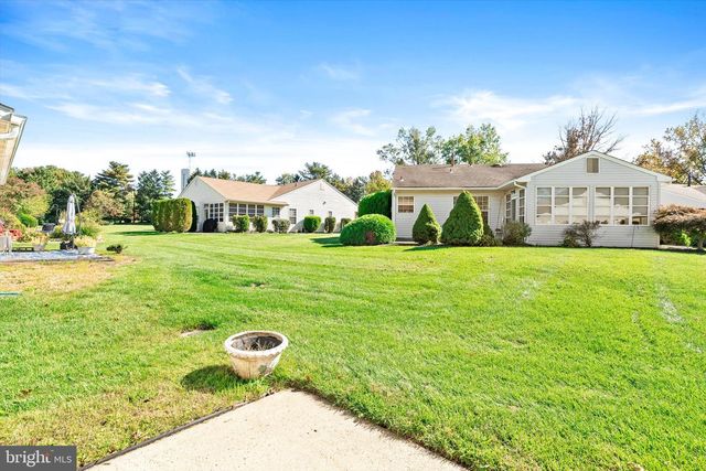 16 HILLTOP LN W, Mansfield Twp, NJ 08022
