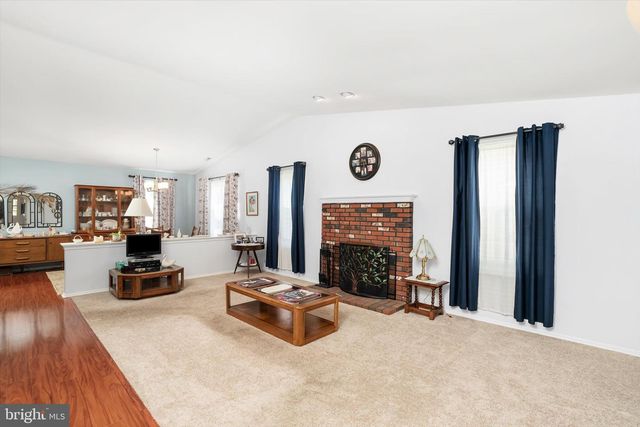 16 HILLTOP LN W, Mansfield Twp, NJ 08022