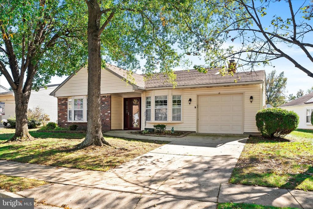 16 HILLTOP LN W, Mansfield Twp, NJ 08022