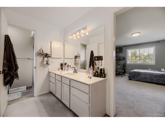 1435 S Macon St, Aurora, CO 80012