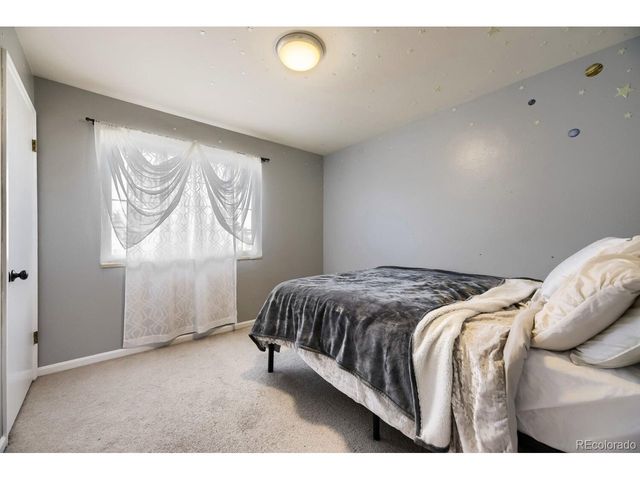 1435 S Macon St, Aurora, CO 80012