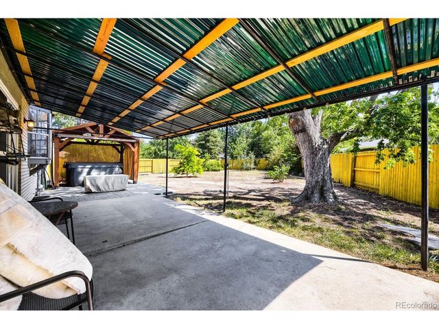1435 S Macon St, Aurora, CO 80012