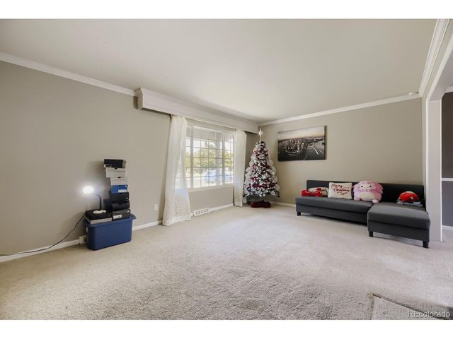 1435 S Macon St, Aurora, CO 80012