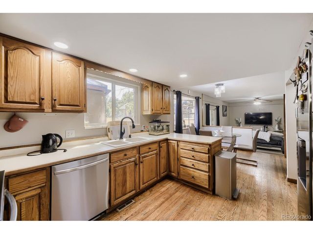1435 S Macon St, Aurora, CO 80012