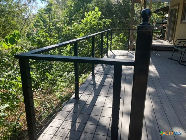 121 Butler Lane, Martindale, TX 78655