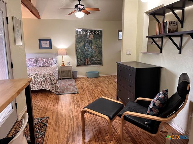 121 Butler Lane, Martindale, TX 78655