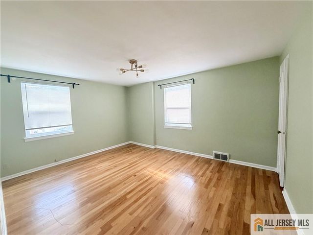 182 Newman Street 2309, Metuchen, NJ 08840
