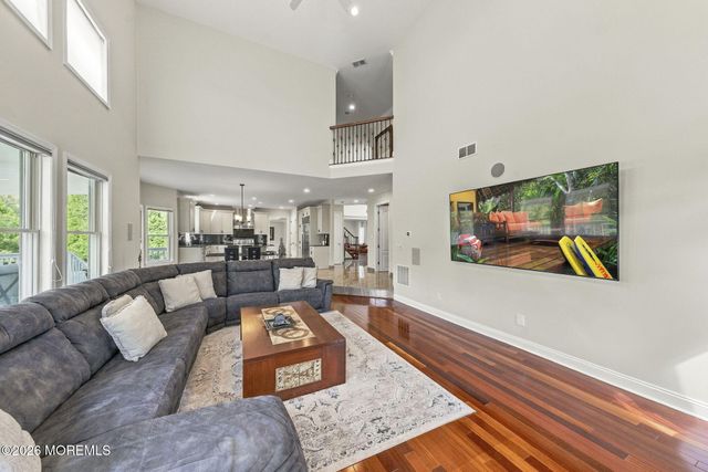 14 Diamond Hill Road, Marlboro, NJ 07746
