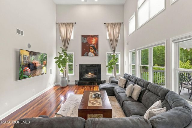 14 Diamond Hill Road, Marlboro, NJ 07746