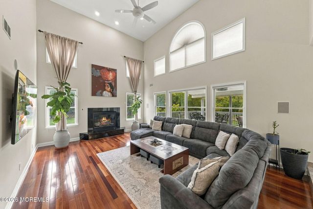 14 Diamond Hill Road, Marlboro, NJ 07746