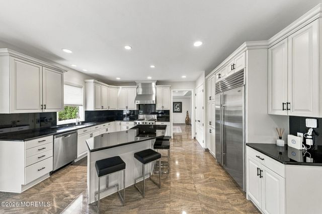 14 Diamond Hill Road, Marlboro, NJ 07746