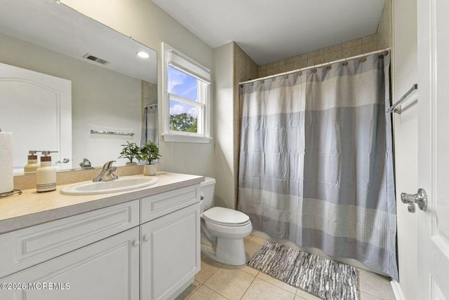 14 Diamond Hill Road, Marlboro, NJ 07746