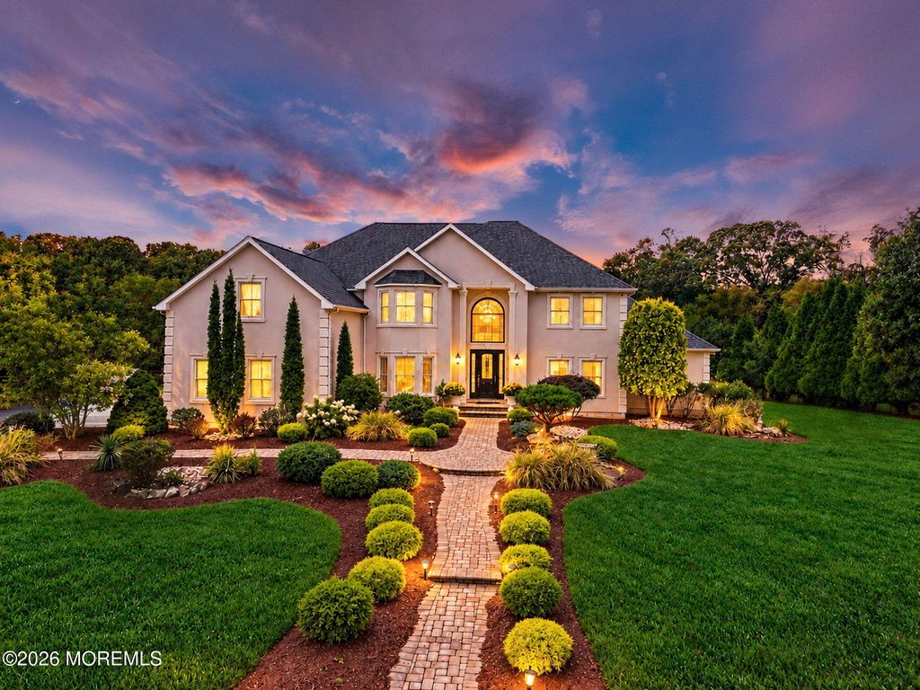14 Diamond Hill Road, Marlboro, NJ 07746