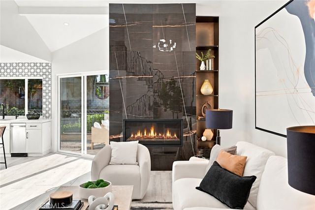 991 S Park Rim Circle, Anaheim Hills, CA 92807