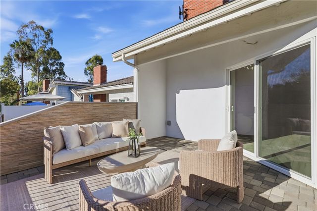 991 S Park Rim Circle, Anaheim Hills, CA 92807
