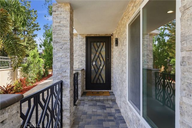 991 S Park Rim Circle, Anaheim Hills, CA 92807