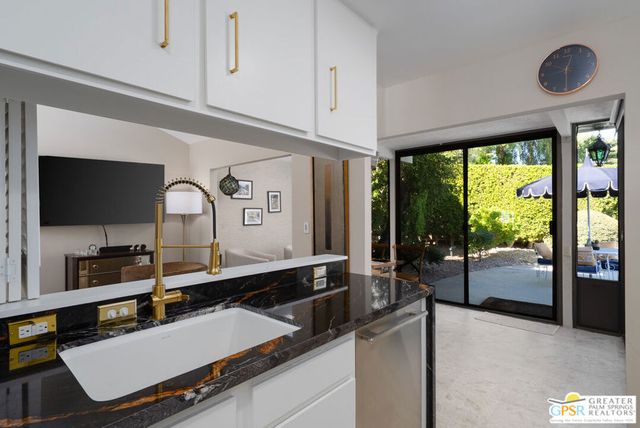 566 N Sunset Way, Palm Springs, CA 92262