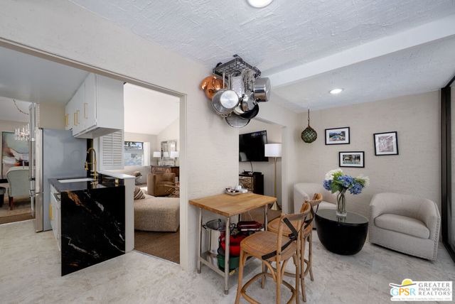 566 N Sunset Way, Palm Springs, CA 92262