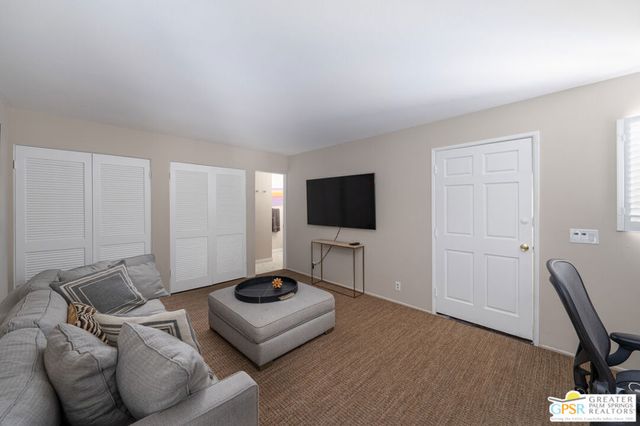 566 N Sunset Way, Palm Springs, CA 92262