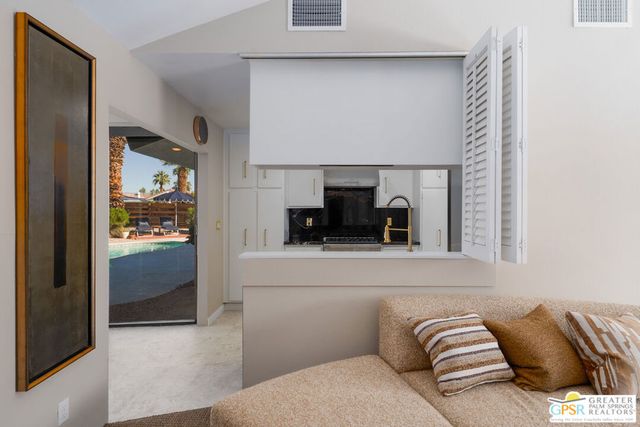 566 N Sunset Way, Palm Springs, CA 92262