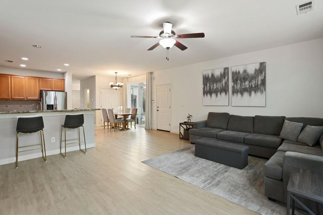 10640 Hidden Grove Cir, Stockton, CA 95209