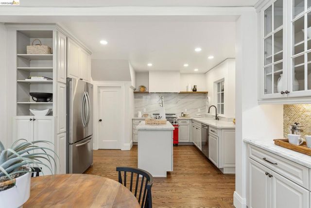 131 Waldo Ave, Piedmont, CA 94611