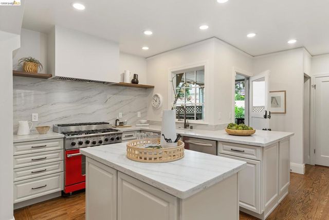 131 Waldo Ave, Piedmont, CA 94611