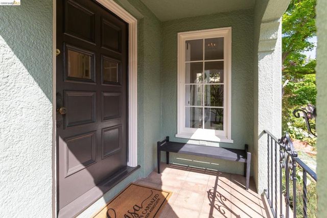131 Waldo Ave, Piedmont, CA 94611