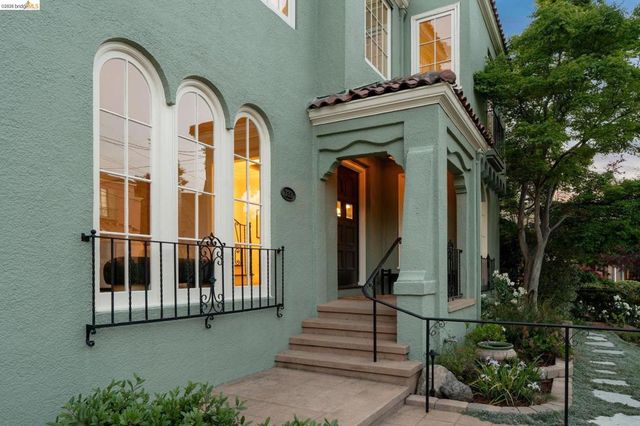 131 Waldo Ave, Piedmont, CA 94611