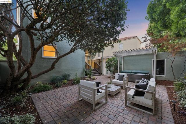 131 Waldo Ave, Piedmont, CA 94611