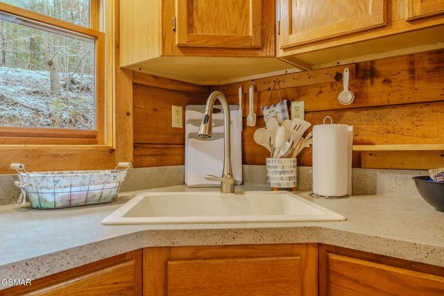 2922 Lightfoot Way, Sevierville, TN 37862