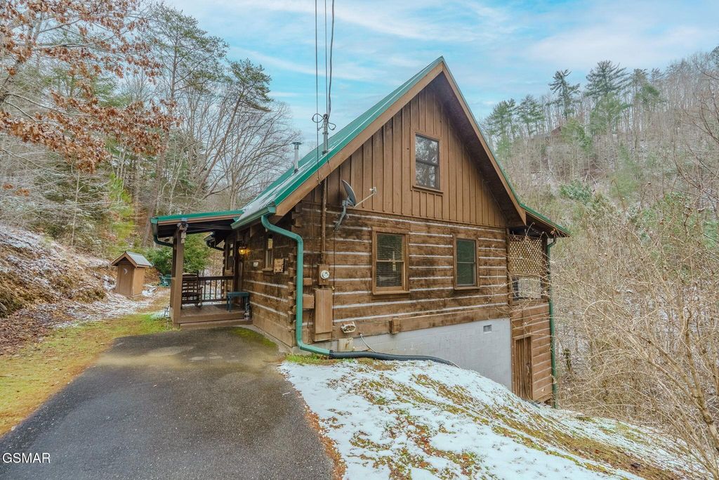 2922 Lightfoot Way, Sevierville, TN 37862