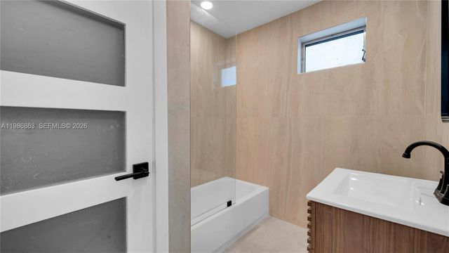 8850 NE 4th Ave, El Portal, FL 33138