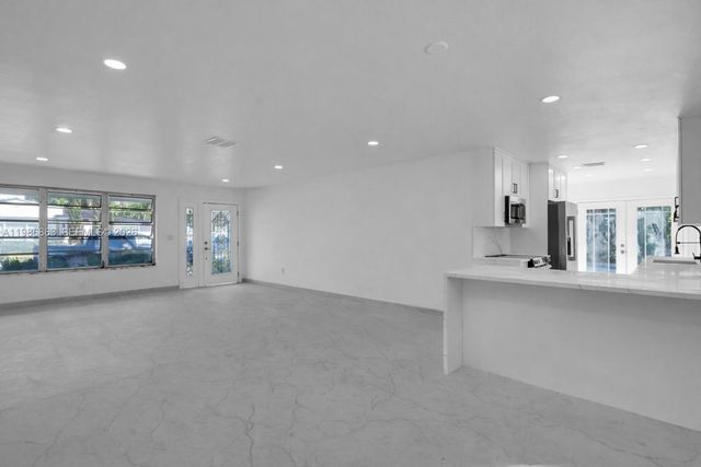 8850 NE 4th Ave, El Portal, FL 33138