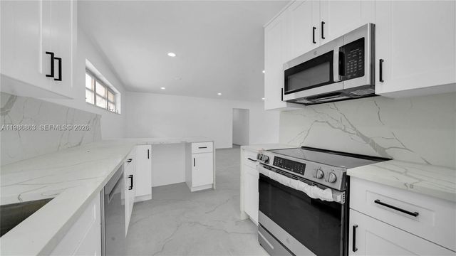 8850 NE 4th Ave, El Portal, FL 33138