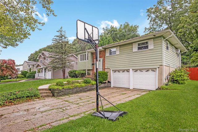 23 Country Lane Drive, Kings Park, NY 11754