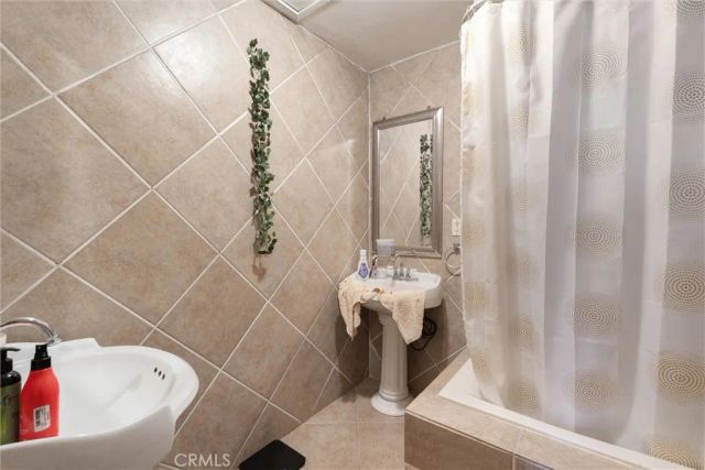 511 S Pannes, Compton, CA 90221