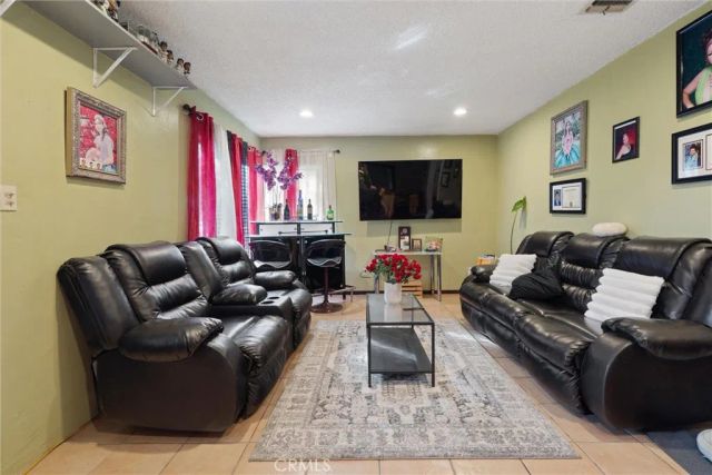 511 S Pannes, Compton, CA 90221
