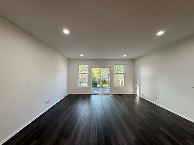 615 Nolan Avenue, Glendale Heights, IL 60139