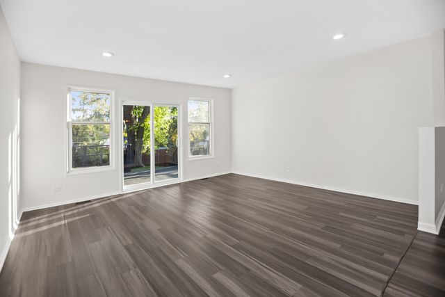 615 Nolan Avenue, Glendale Heights, IL 60139