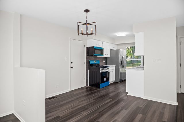 615 Nolan Avenue, Glendale Heights, IL 60139