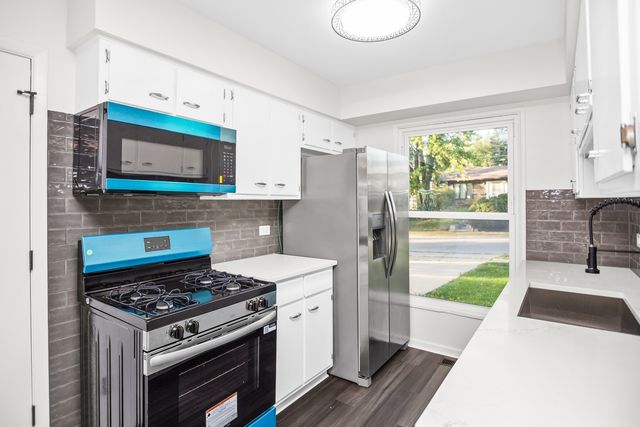 615 Nolan Avenue, Glendale Heights, IL 60139