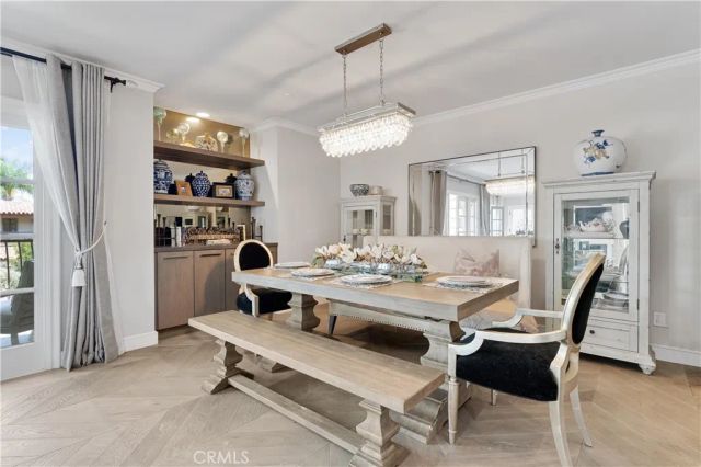 277 S Spalding Drive 201, Beverly Hills, CA 90212