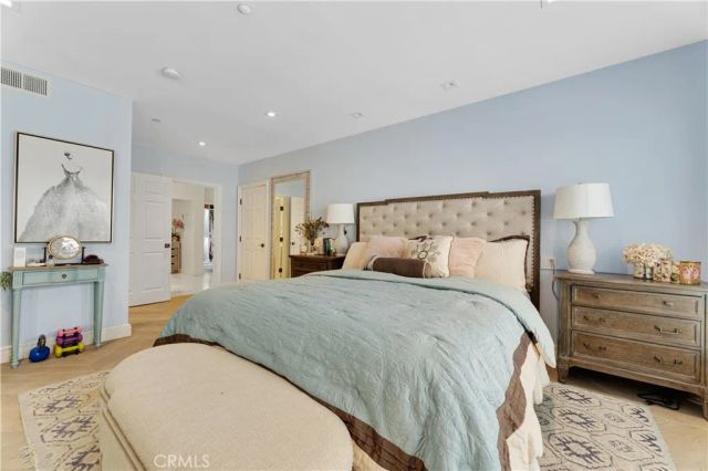 277 S Spalding Drive 201, Beverly Hills, CA 90212