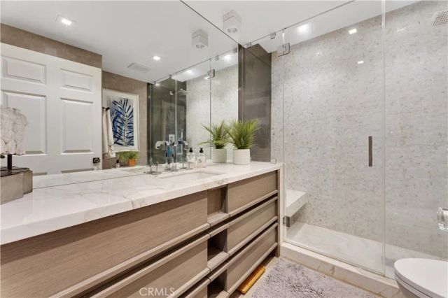 277 S Spalding Drive 201, Beverly Hills, CA 90212